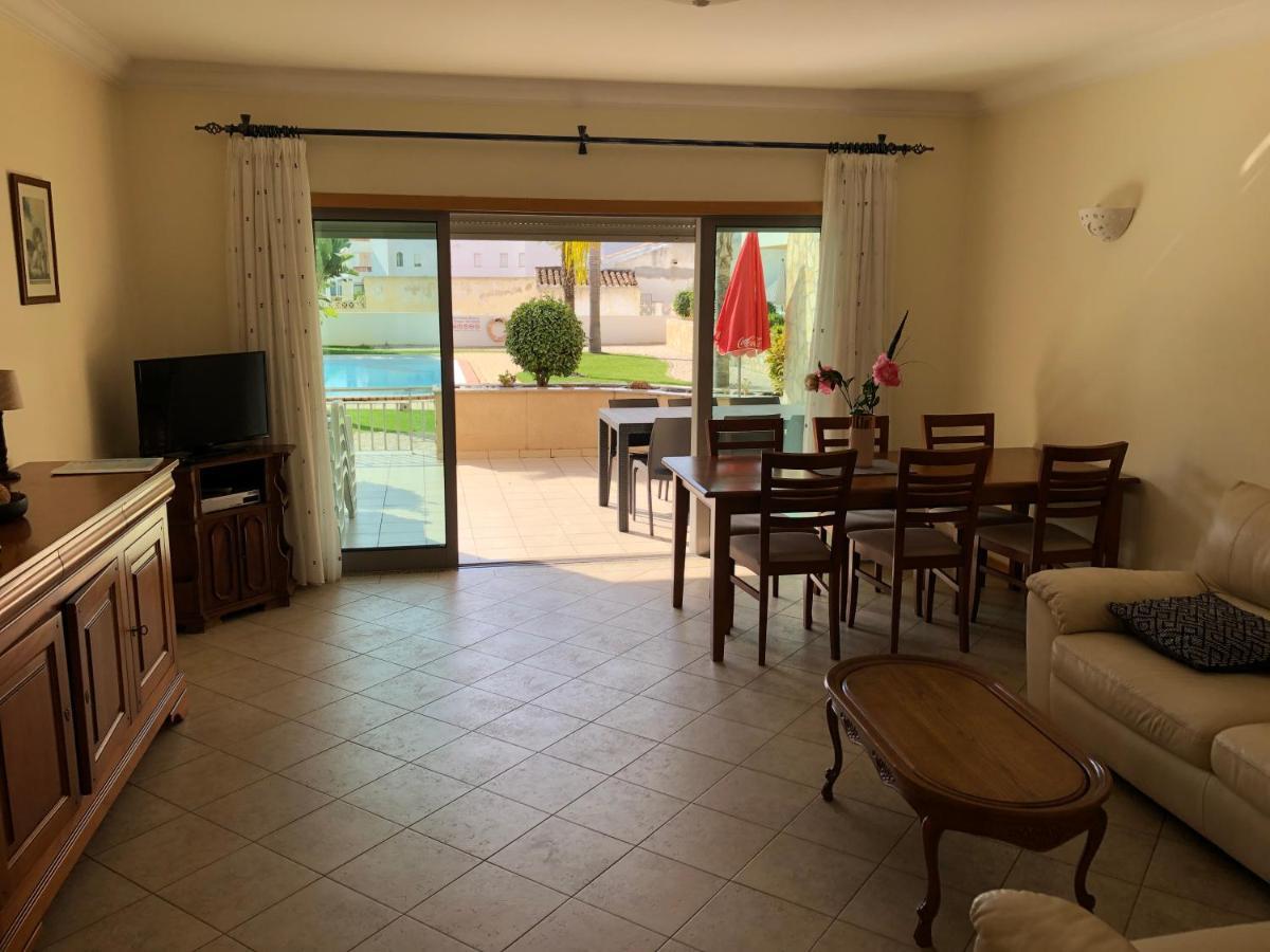 Apartamentos Pomba Branca オーリョス・デ・アーグァ エクステリア 写真