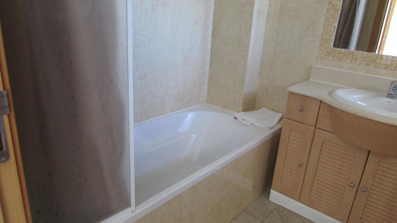 Apartamentos Pomba Branca オーリョス・デ・アーグァ エクステリア 写真